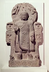 Buddhaen for det store mirakel eller miraklet i Sravasti, fra Paitava-klostret, Kapisa-skolen, 3.-4. århundrede